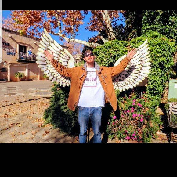 Meet your Posher, Kyle - Picture 1 of 1